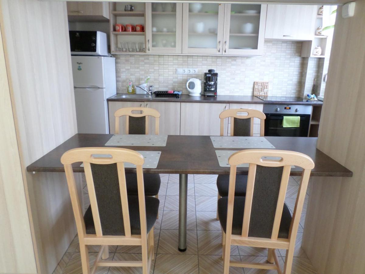 Lakoparki Apartman Veszprém Екстериор снимка